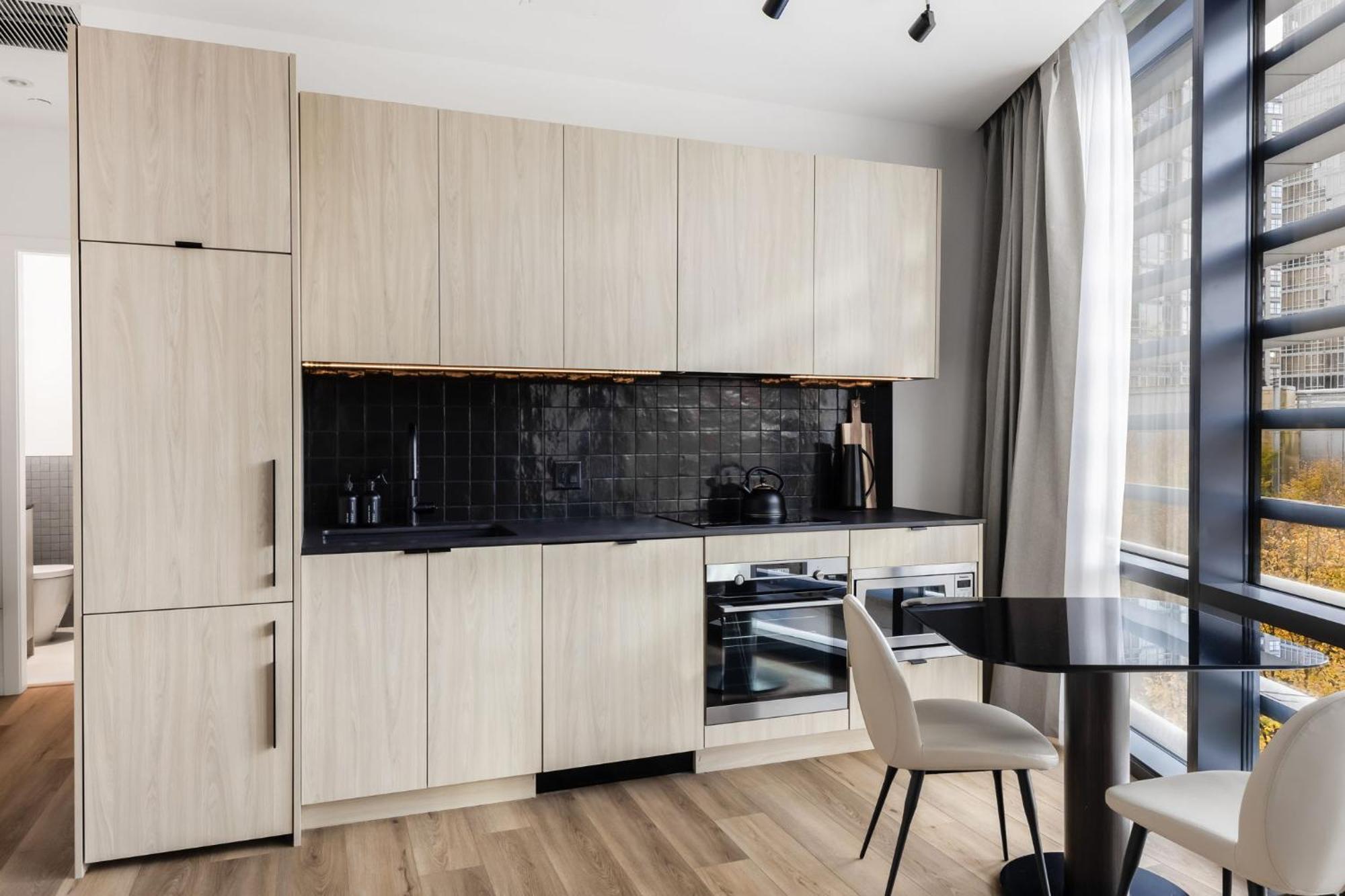 Smithe House Hotel Ванкувър Екстериор снимка