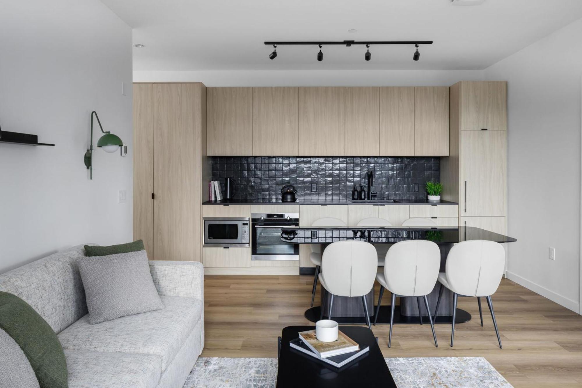 Smithe House Hotel Ванкувър Екстериор снимка