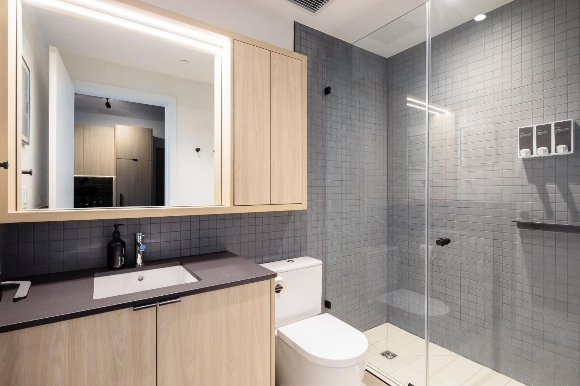 Smithe House Hotel Ванкувър Екстериор снимка