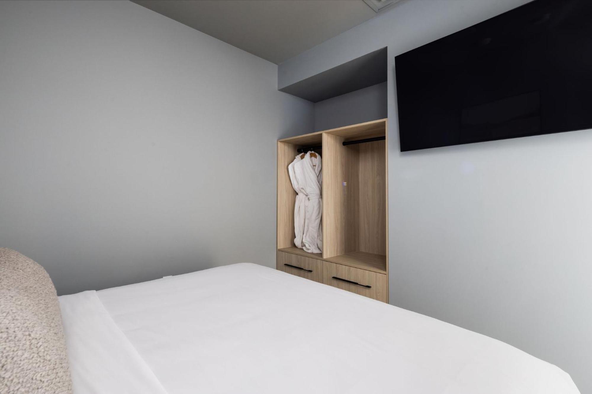Smithe House Hotel Ванкувър Екстериор снимка